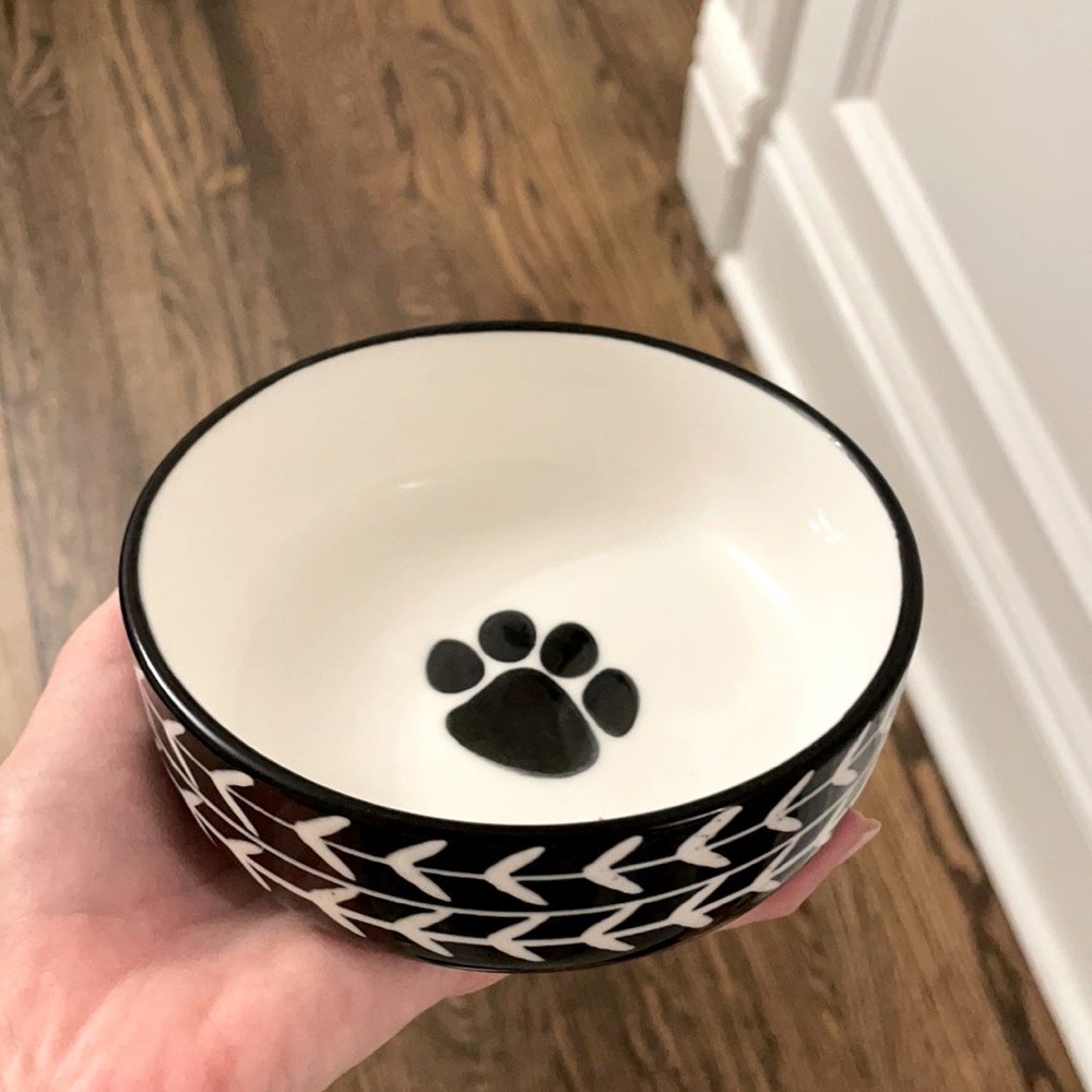 Black and White puppy food bowl